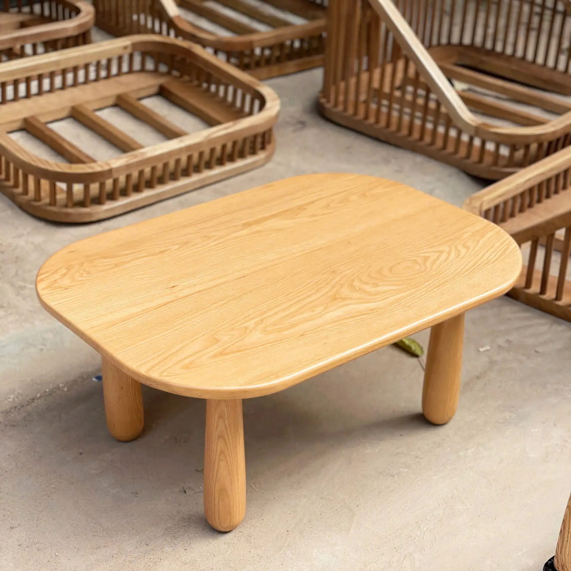 bàn trà nấm gỗ tần bì