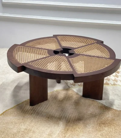 Bàn Trà Lục Giác Mặt Mây – BT0016 là mẫu bàn trà phong cách Minimalist – Japandi, kết hợp giữa khung gỗ