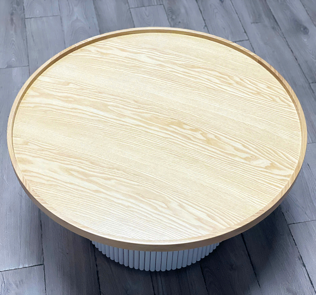 Mẫu bàn trà Mono Coffee Table - BT0018 ra đời như một sự phản chiếu của tinh thần đó – nhẹ nhàng, cân đối nhưng đầy sức hút