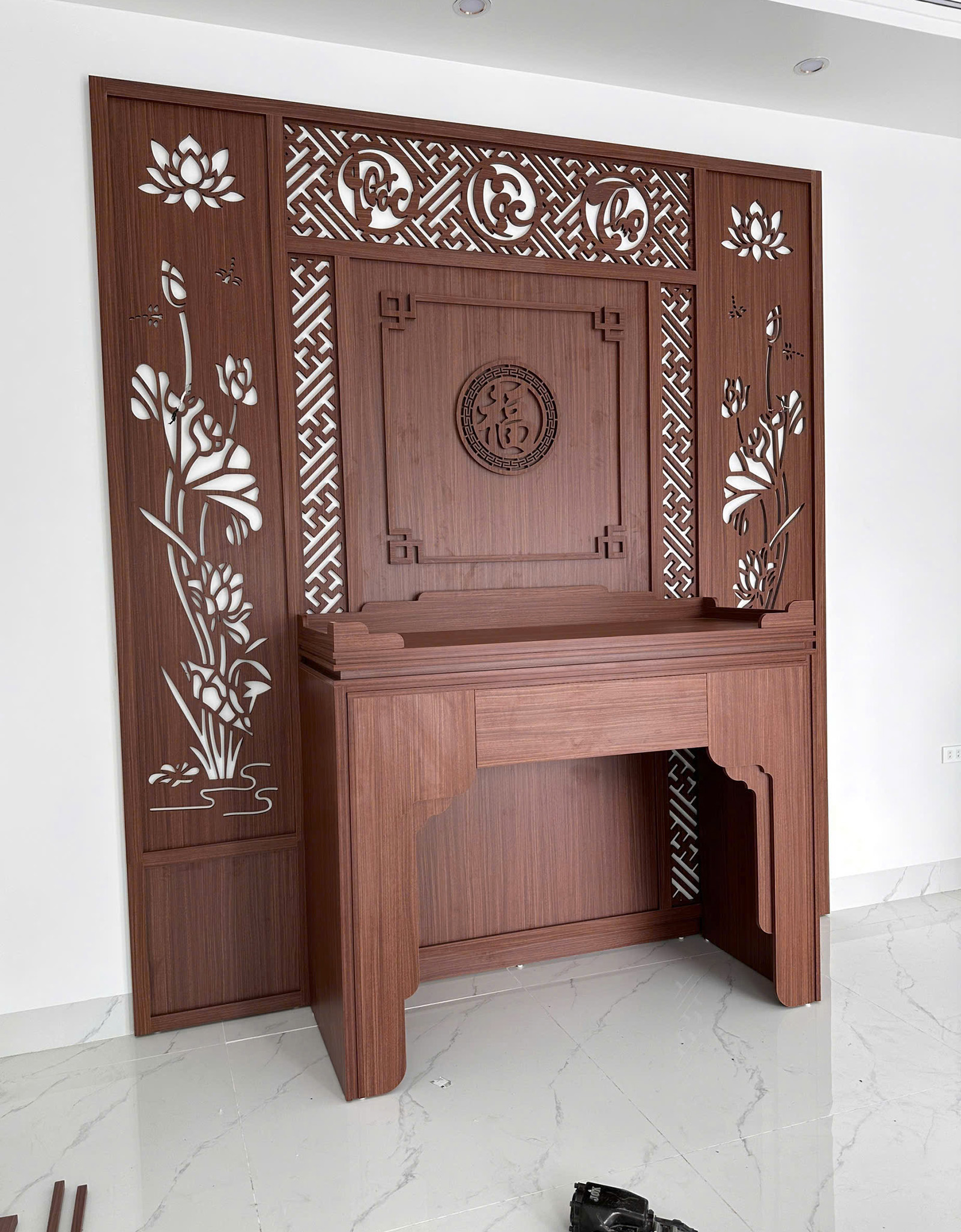 Từ Mẫu Tham Khảo Trên TikTok Đến Phòng Thờ MDF Hoàn Thiện Với Chi Phí 22 Triệu Đồng